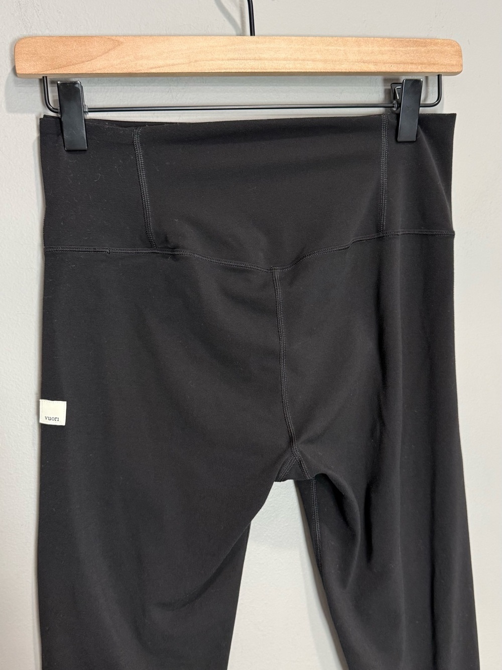 Vuori AllTheFeels Leggings Black Medium BlissBlend High Rise 7/8 - Picture 4 of 7